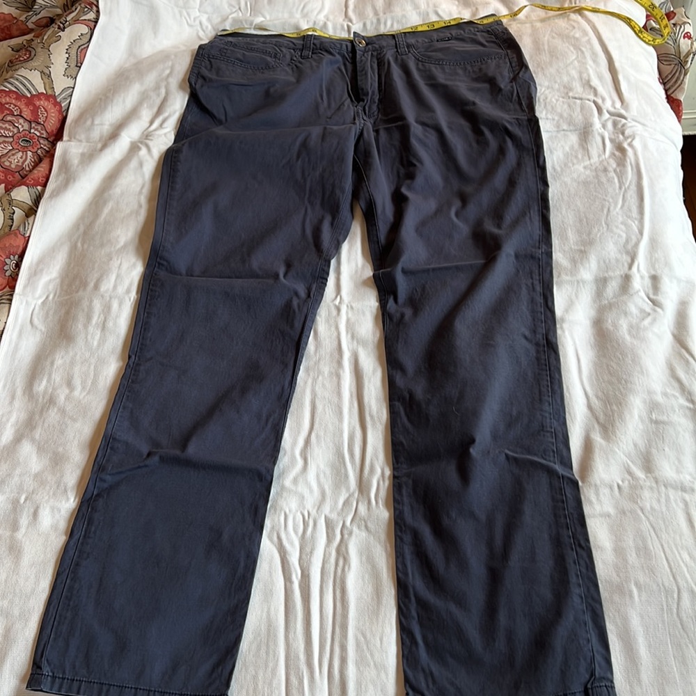Travis Mathew 33x32 5-pocket chino